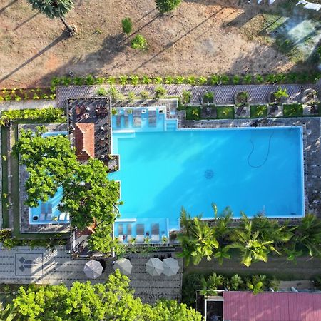 Lucky Beach Resort Trincomalee Exteriör bild
