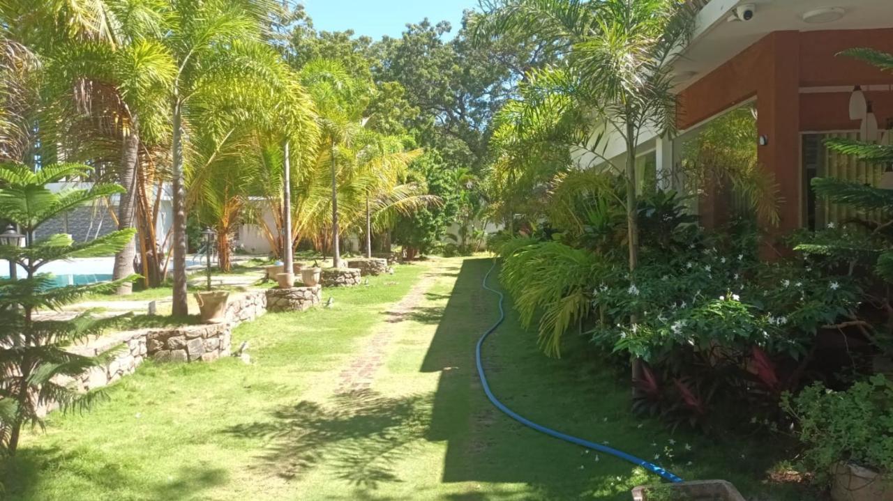Lucky Beach Resort Trincomalee Exteriör bild