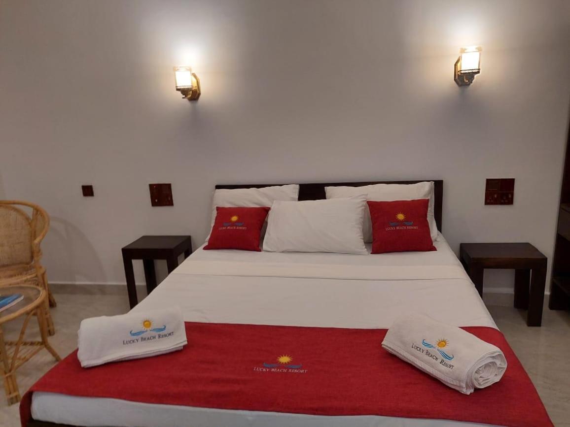 Lucky Beach Resort Trincomalee Exteriör bild