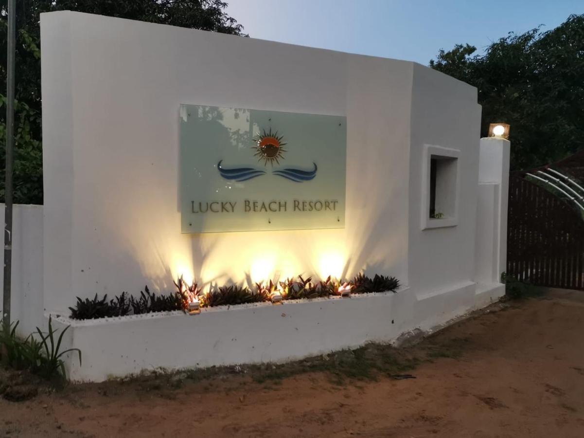 Lucky Beach Resort Trincomalee Exteriör bild